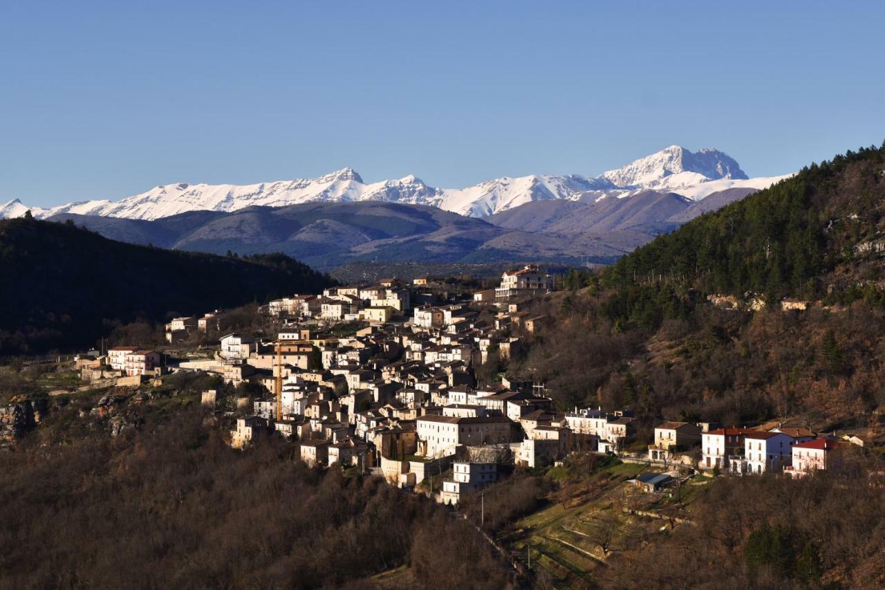Palazzo Camelot, 19 Via Nazionale Appartement San Demetrio ne' Vestini Buitenkant foto